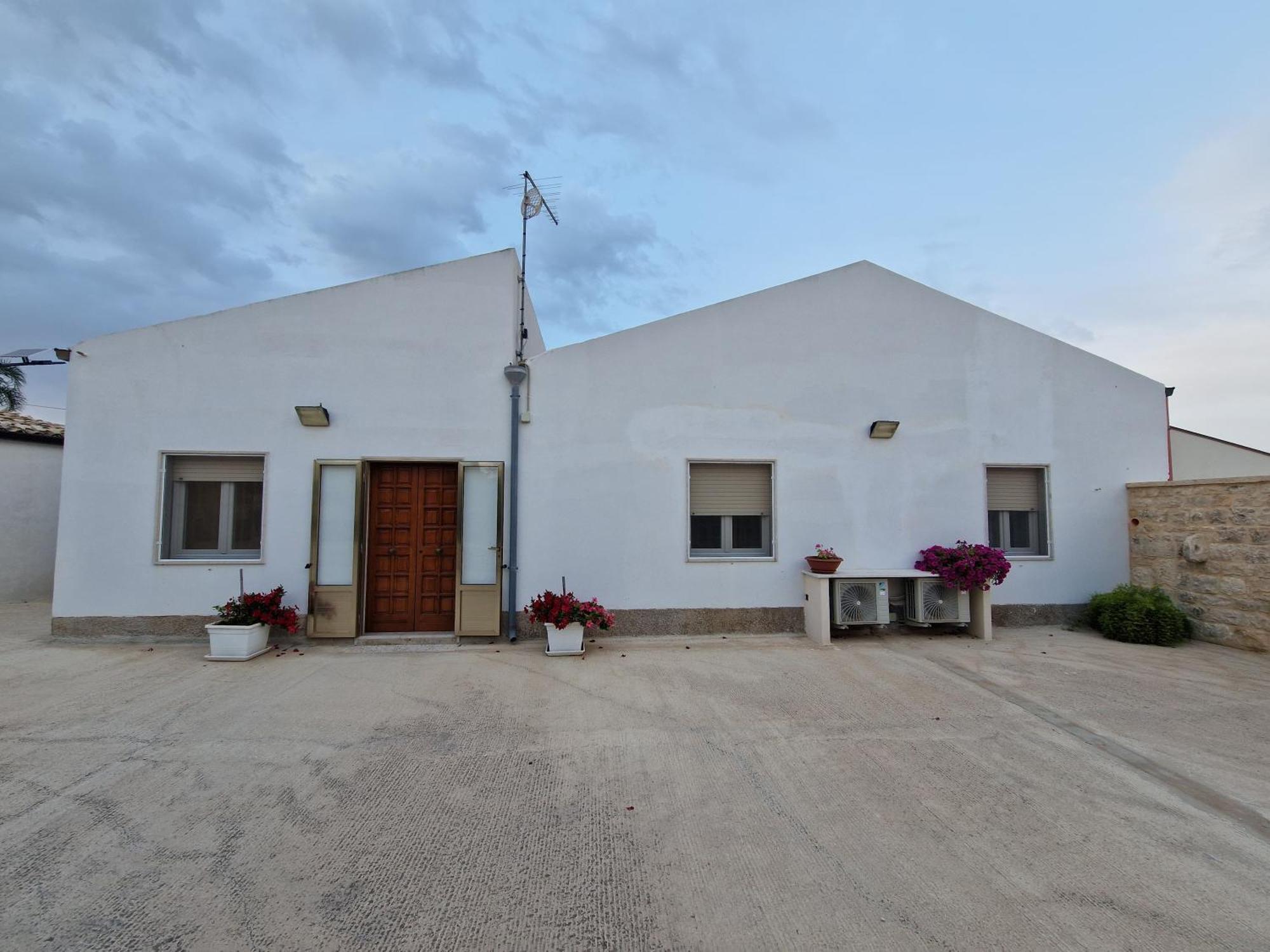 Casa Vacanza I Due Ulivi Модіка Екстер'єр фото