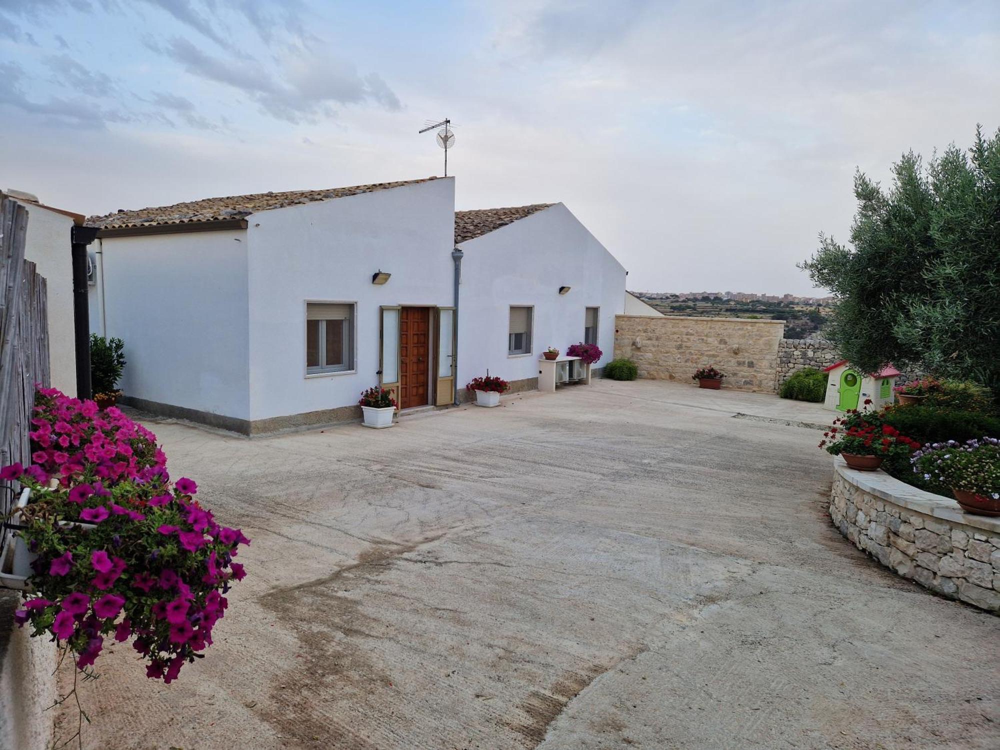 Casa Vacanza I Due Ulivi Модіка Екстер'єр фото